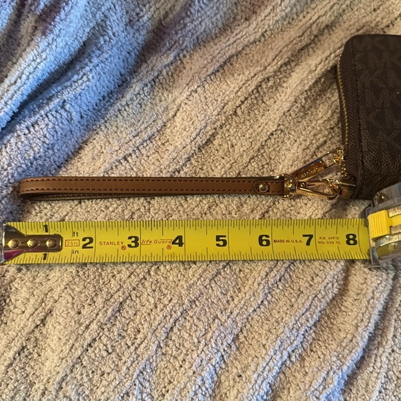 Michael Kors wristlet/ accordion zip around wallet NWOT - Picture 11 of 11